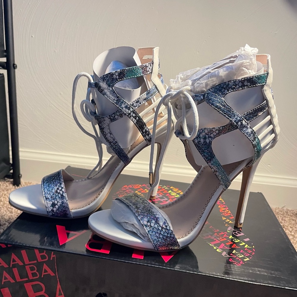 Show Stopper Heels size 9